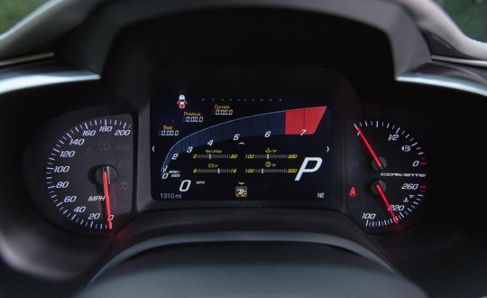 2015 Chevrolet Corvette Stingray convertible รูปเบาะหน้าปัดเรือนไมล์