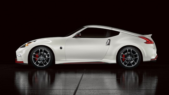 2015 Nissan 370Z NISMO Picture 2