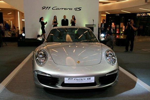 The New Porsche 911 Carrera 4S  