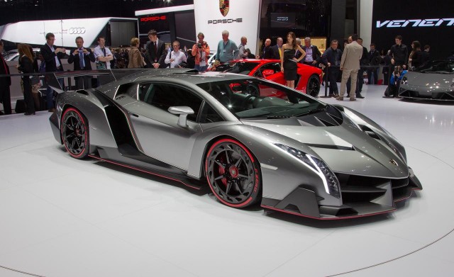 Lamborghini Veneno เพียง 3 คันทั่วโลกเท่านั้น Lamborghini Veneno เพียง 3 คันทั่วโลกเท่านั้น