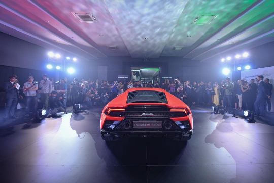 ทำความรู้จักกับ Lamborghini Huracan EVO
